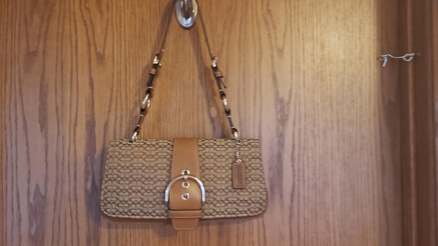 Vintage COACH iconic Soho Optic Signature Canvas and leather shoulder buckle flap bag #7075 Y2K