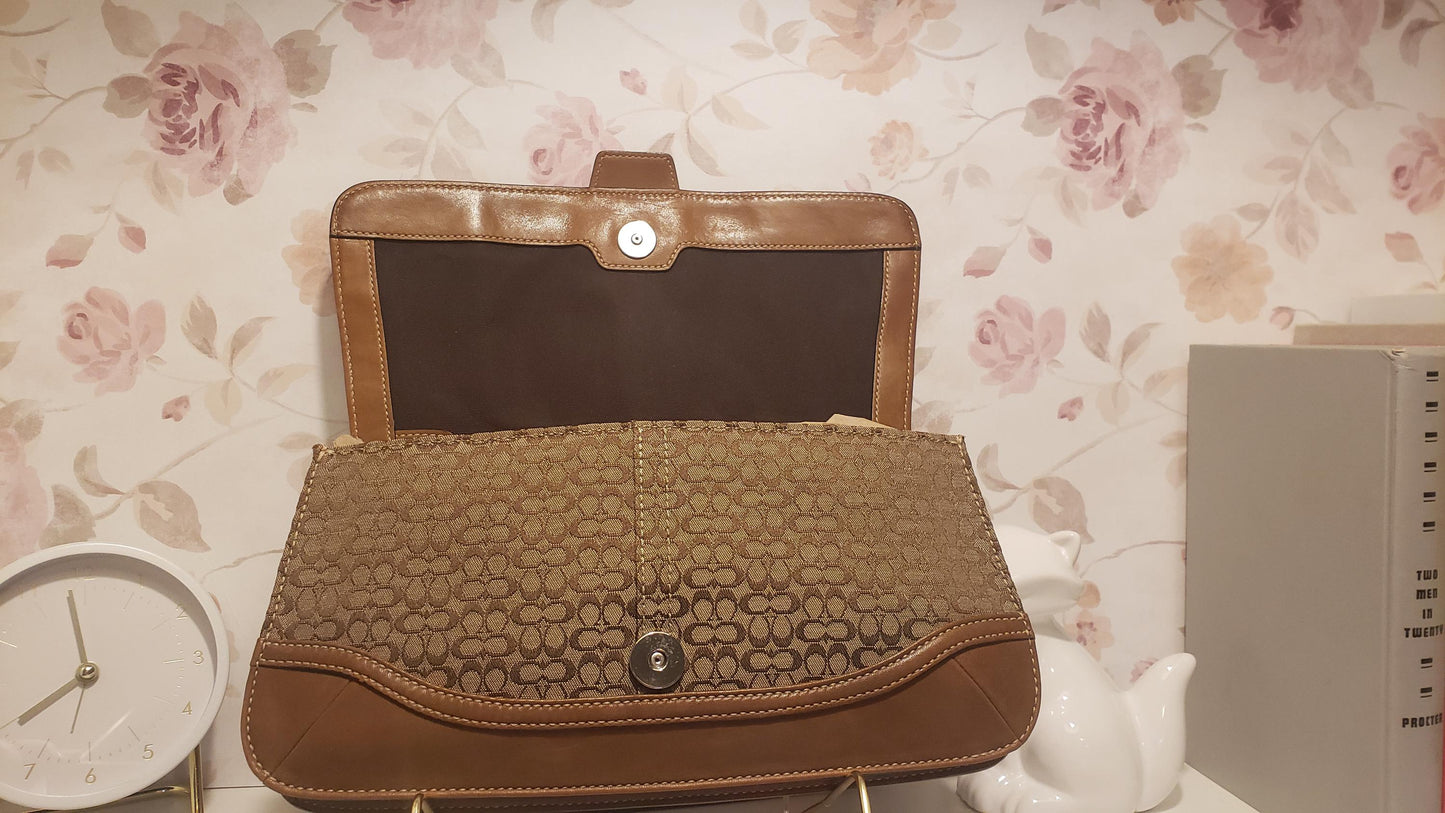 Vintage COACH iconic Soho Optic Signature Canvas and leather shoulder buckle flap bag #7075 Y2K