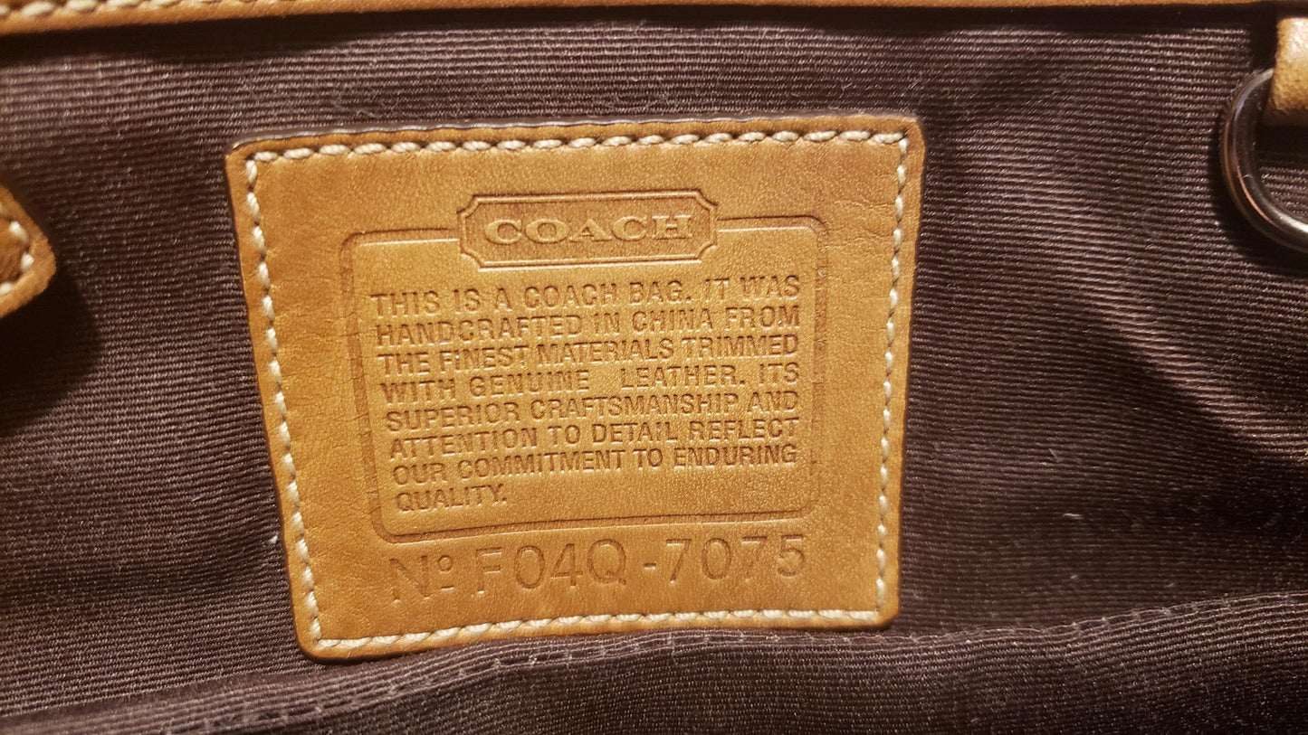 Vintage COACH iconic Soho Optic Signature Canvas and leather shoulder buckle flap bag #7075 Y2K