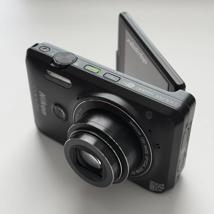 Pre owned Nikon Coolpix S6900 Digital Camera Bundle