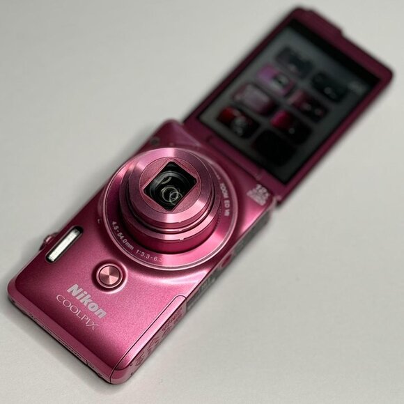 Pre-Owend N ikon Coolpix S6900 Pink Digital Camera Bundle RARE