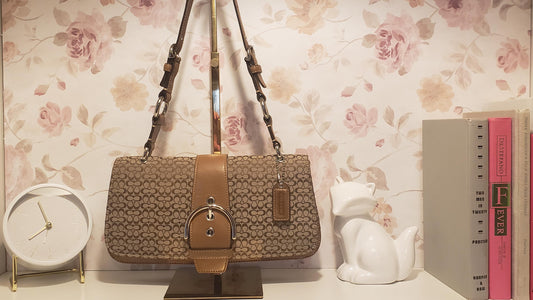 Vintage COACH iconic Soho Optic Signature Canvas and leather shoulder buckle flap bag #7075 Y2K