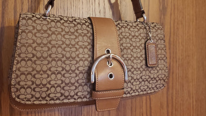 Vintage COACH iconic Soho Optic Signature Canvas and leather shoulder buckle flap bag #7075 Y2K