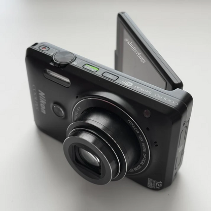 Pre owned Nikon Coolpix S6900 Digital Camera Bundle