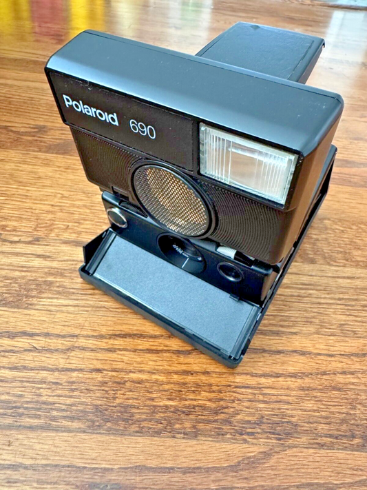 Vintage Polaroid 690 Instant Camera TESTED WORKING Black